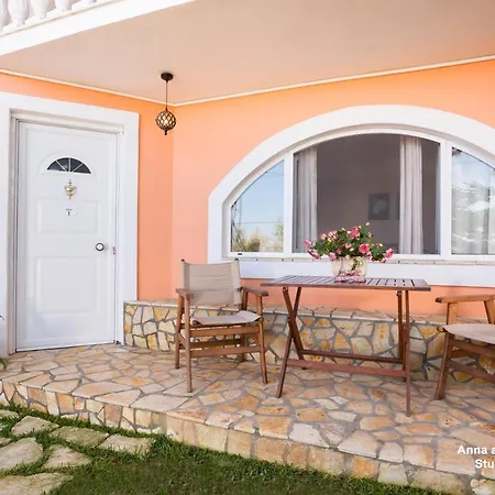 Anna Boukari Vukarí