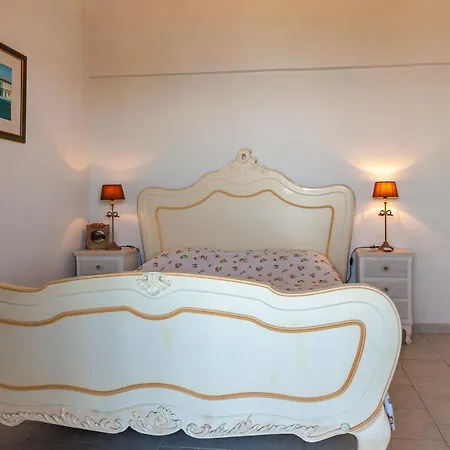 Anna Boukari Apartman *